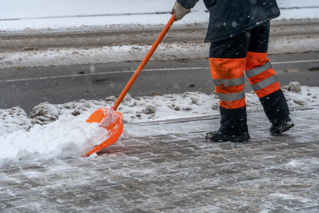 Does Safe Paw or Safe Thaw Leave an Orange Residue on Sidewalks